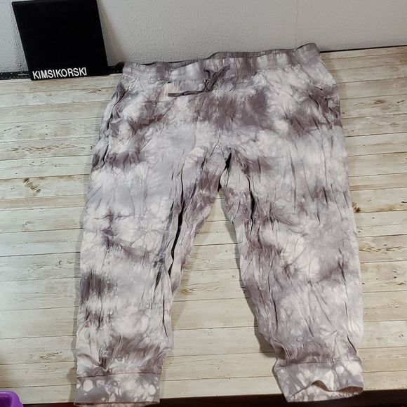 TORRID‎ Relaxed Fit Jogger Stretch Challis Mid-Rise Pants Tie Dye Grey 2x 18-20 - Picture 6 of 10